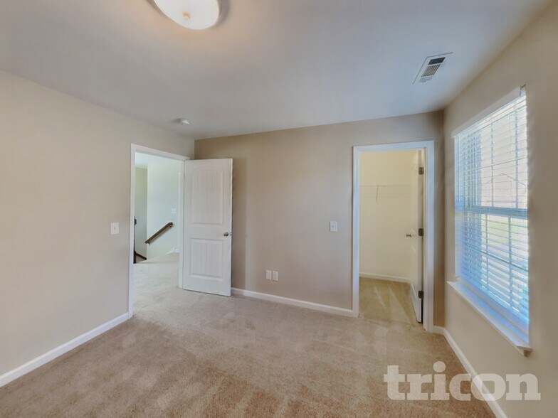 Building Photo - 1080 Paddock Park Cir