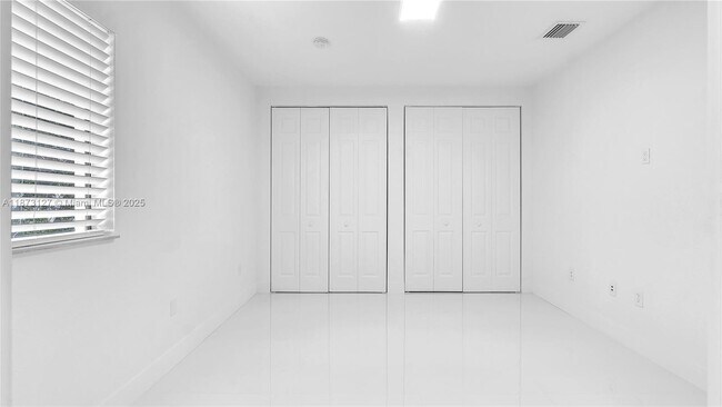 Building Photo - 7545 SW 188th Ln