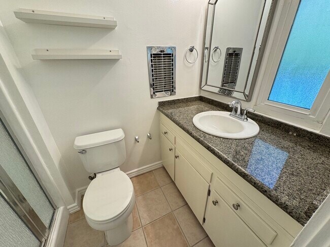 Building Photo - 11500 Rochester Ave