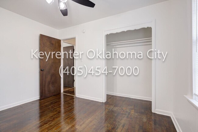 Building Photo - 1524 Rowena Ln