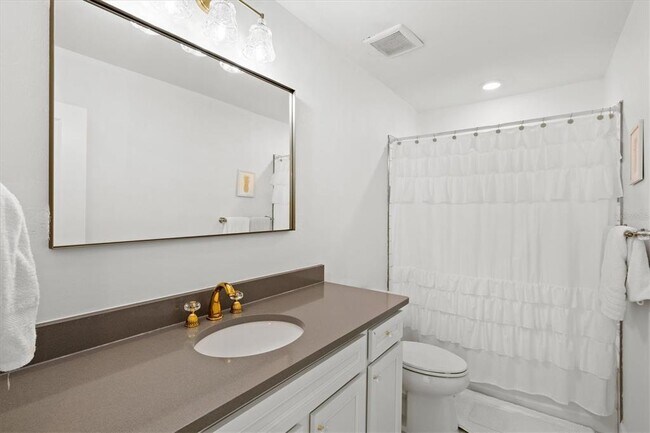 Building Photo - 16235 Pine Mist Dr