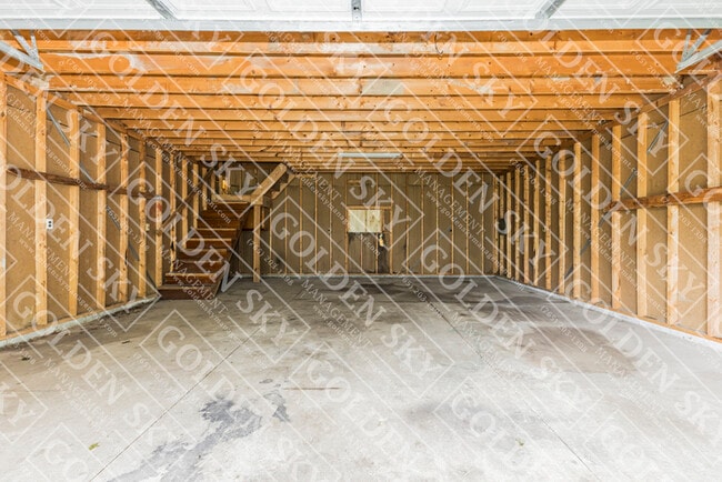 Building Photo - 209 N Manhattan Ave