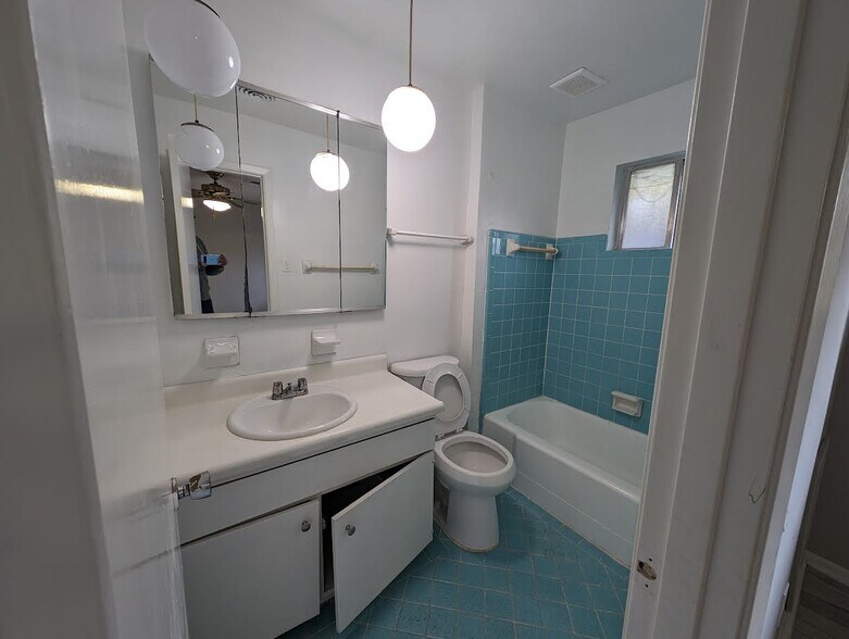 Building Photo - 5478 Birdwood Rd