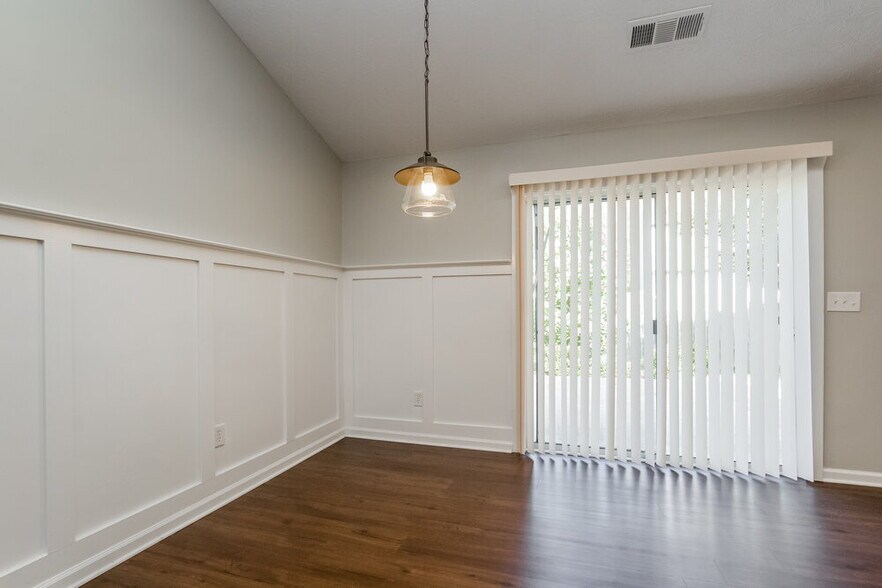 Building Photo - 217 Winterbury Dr