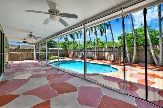 Building Photo - 13774 SW 124th Avenue Rd