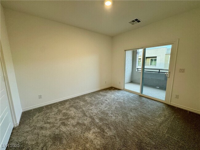 Building Photo - 337 Laurel Peak Dr
