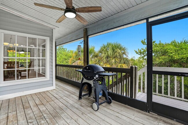 Building Photo - 1679 Serenity Ln