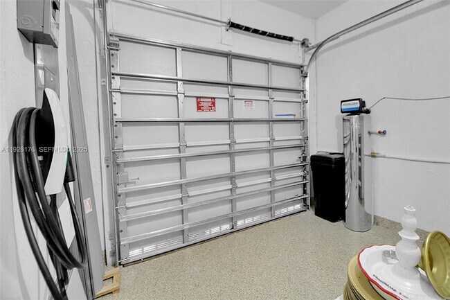 Building Photo - 2873 SE 24th Ct