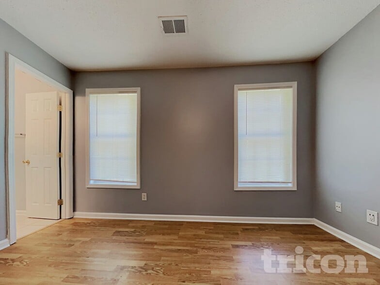 Building Photo - 621 Southern Trace Crossing