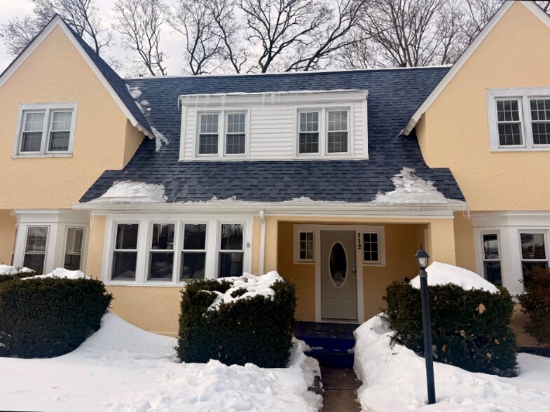 Building Photo - 112 Hawthorne Ave
