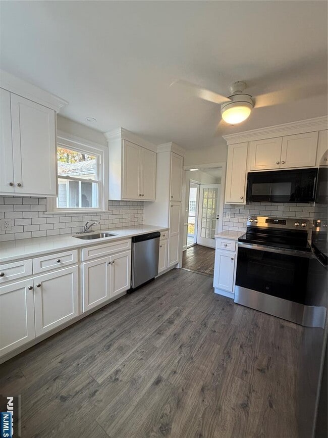 Building Photo - 364 Owen Ave