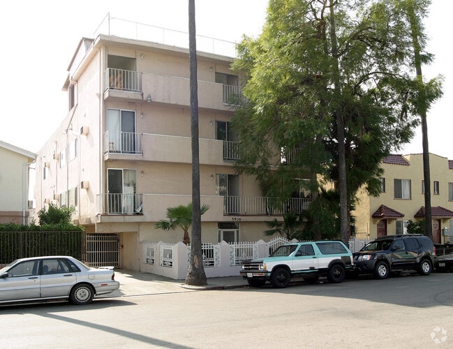 Building Photo - 5936 Carlton Way