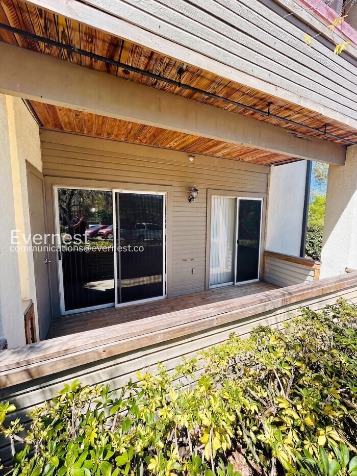 Building Photo - 10265 Gandy Blvd N