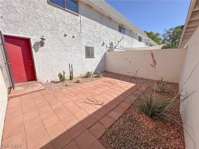 Building Photo - 641 E Pecos Way