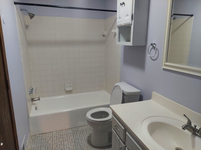 Building Photo - Dreamland Home Ventures
