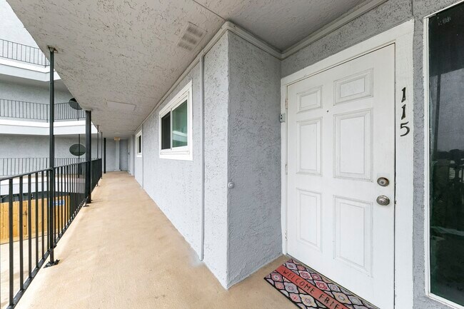 Building Photo - 7600 Seawall Blvd