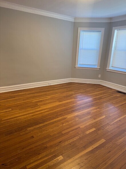 Building Photo - 8650 Trumbull Ave