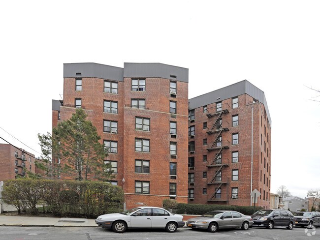 Primary Photo - 530 Briar Pl
