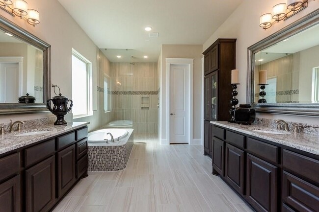 Building Photo - 2064 Bluestem Dr