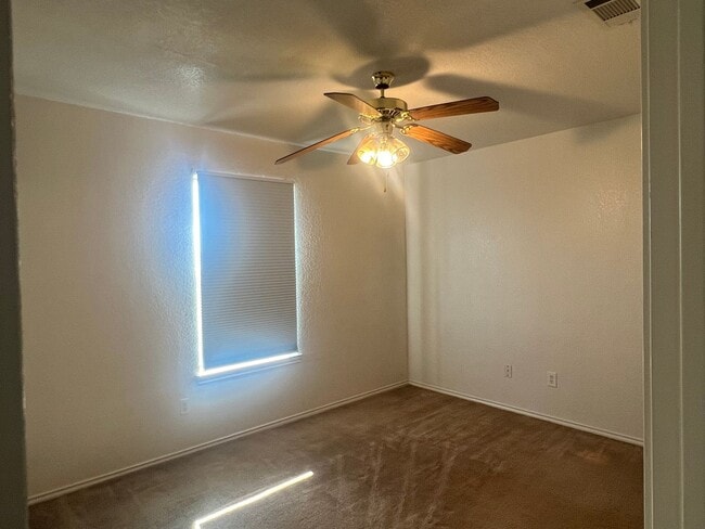 Building Photo - 2608 Edgefield St