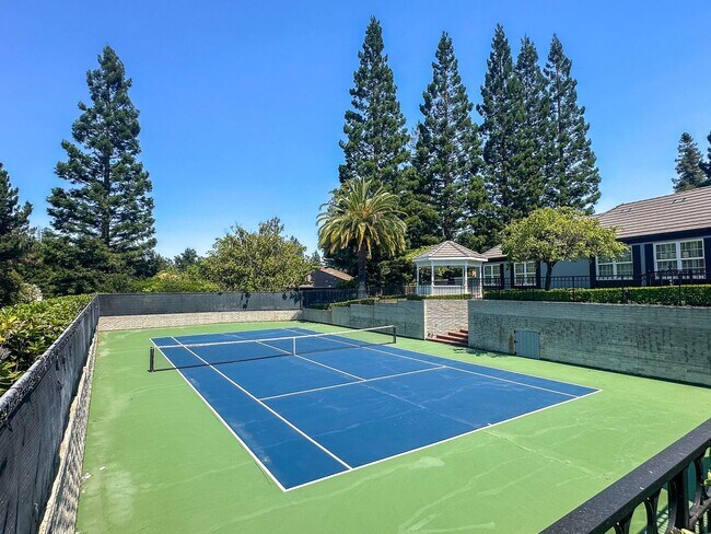 Building Photo - Exceptional Executive Estate With Pool and Tennis Court