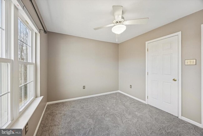 Building Photo - 253 Miley Rd