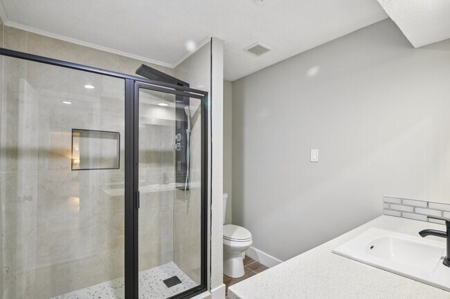 Building Photo - 15642 Pagehurst Dr