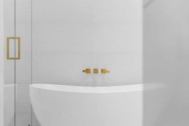 Building Photo - 220 S Swinton Ave