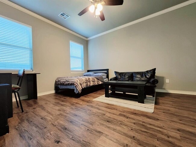 Building Photo - 2308 Paraiso Way