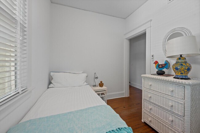 Building Photo - 141 Chilean Ave