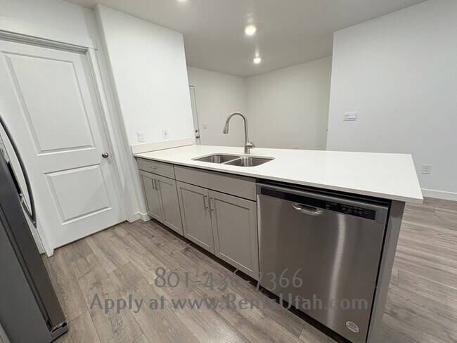 Building Photo - Canvasback