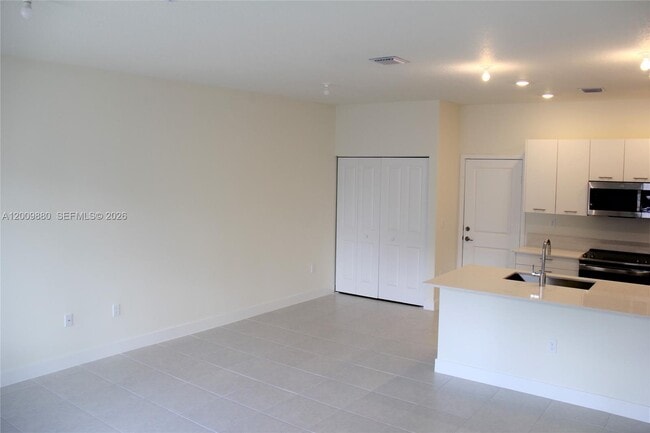 Building Photo - 4272 NW 82nd Ave