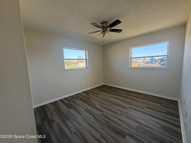 Building Photo - 2780 Floresta Dr NE