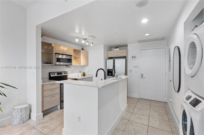 Building Photo - 350 NE 24th St