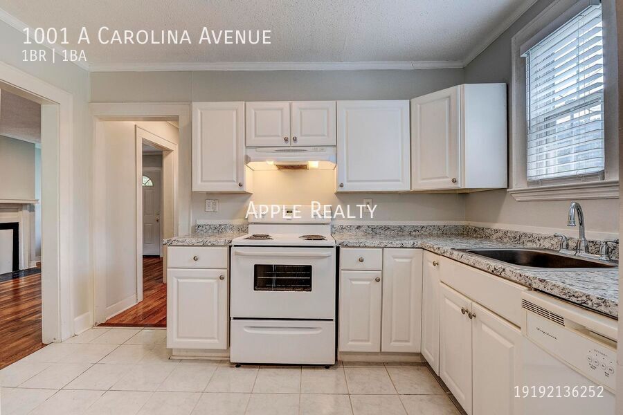 Building Photo - 1001 Carolina Ave