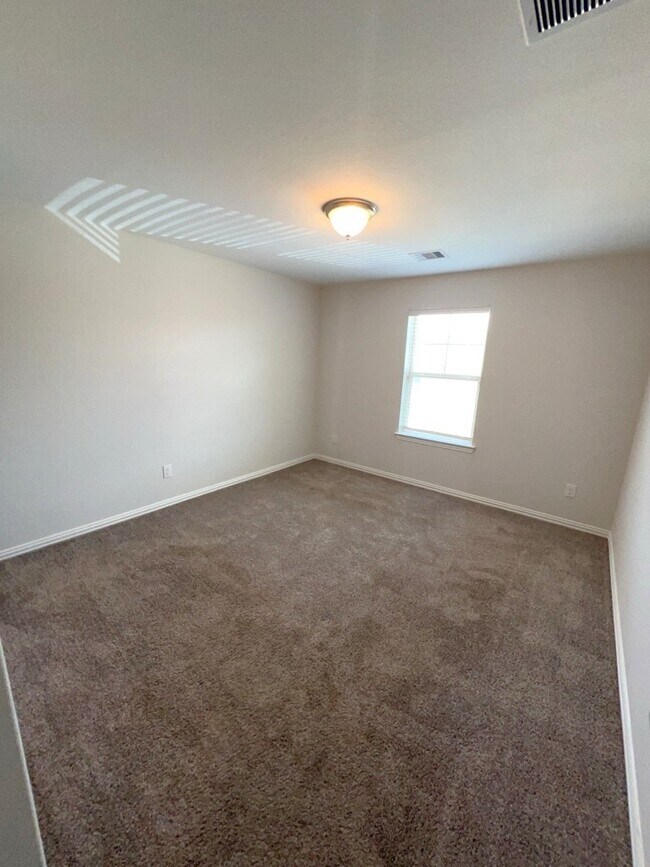 Building Photo - 7118 Fannin St