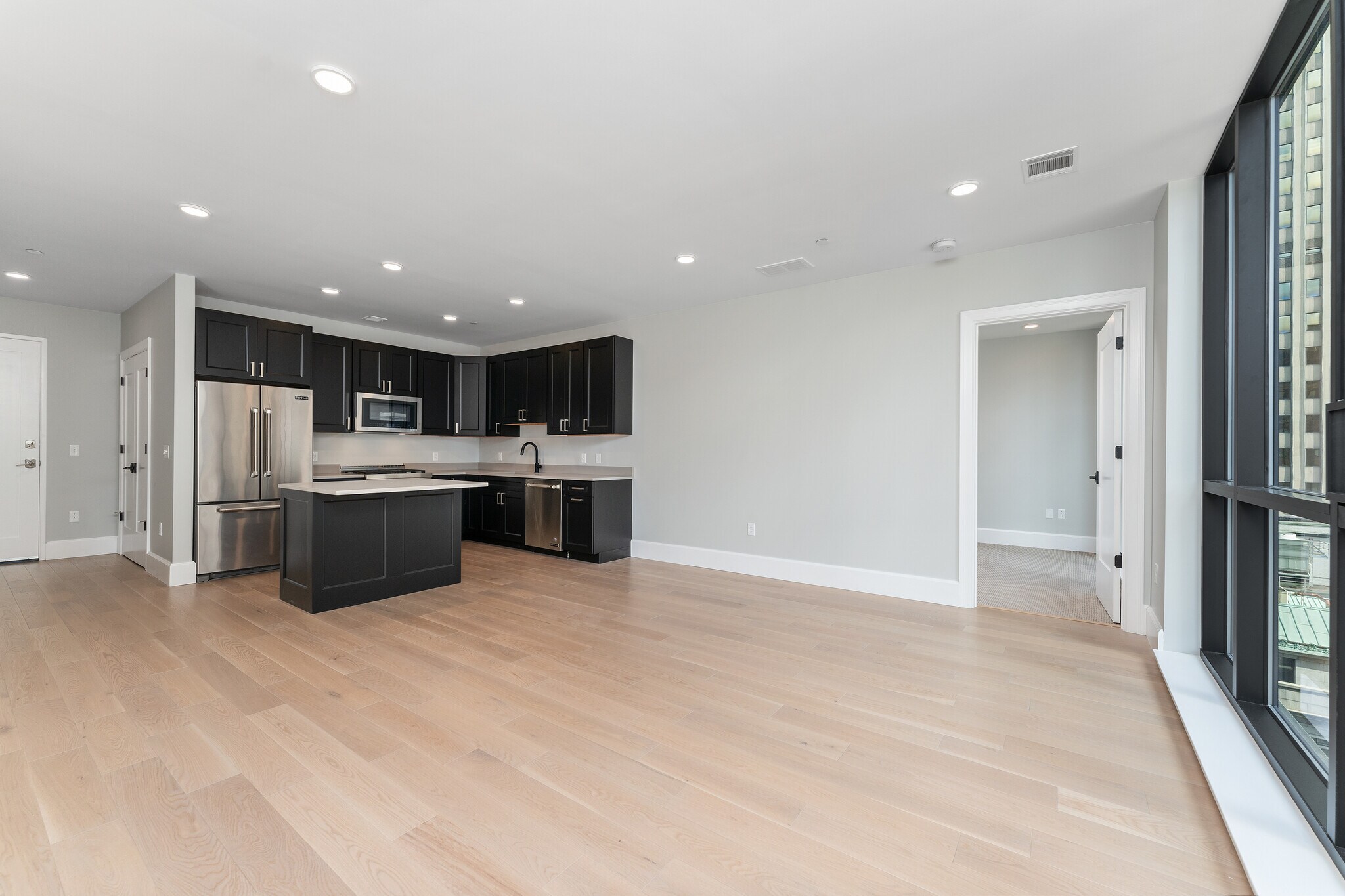 Building Photo - 350 Oliver Ave