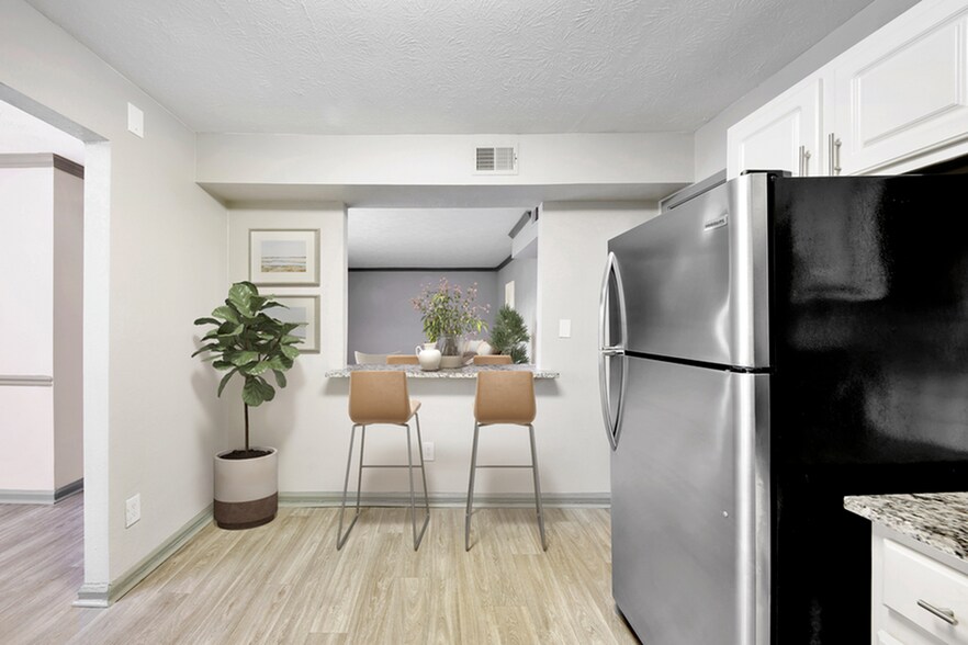 B1 2x2 1280 SQ FT (3) - Elliot Apartments on Abernathy