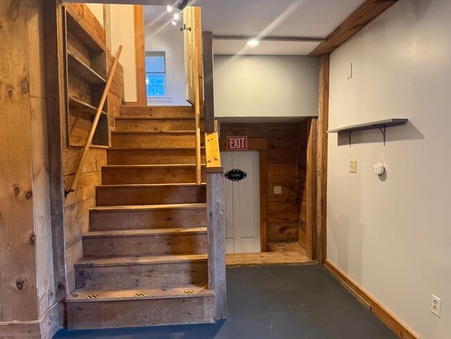 Building Photo - 9 Depot Rd