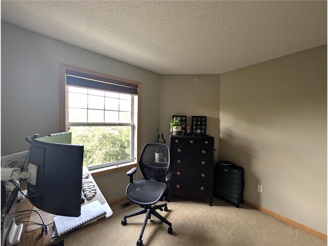 Building Photo - 8391 Townsend Dr