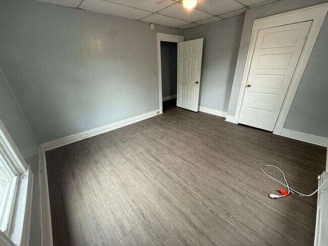 Building Photo - Spacious 4 Bedroom, Cambridge Home with Large Yard, Office & Front Porch Near Downtown Waterfront!