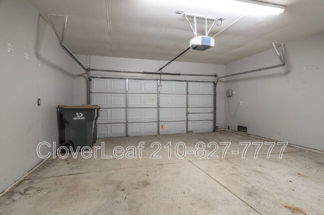 Building Photo - 2208 Sunderidge