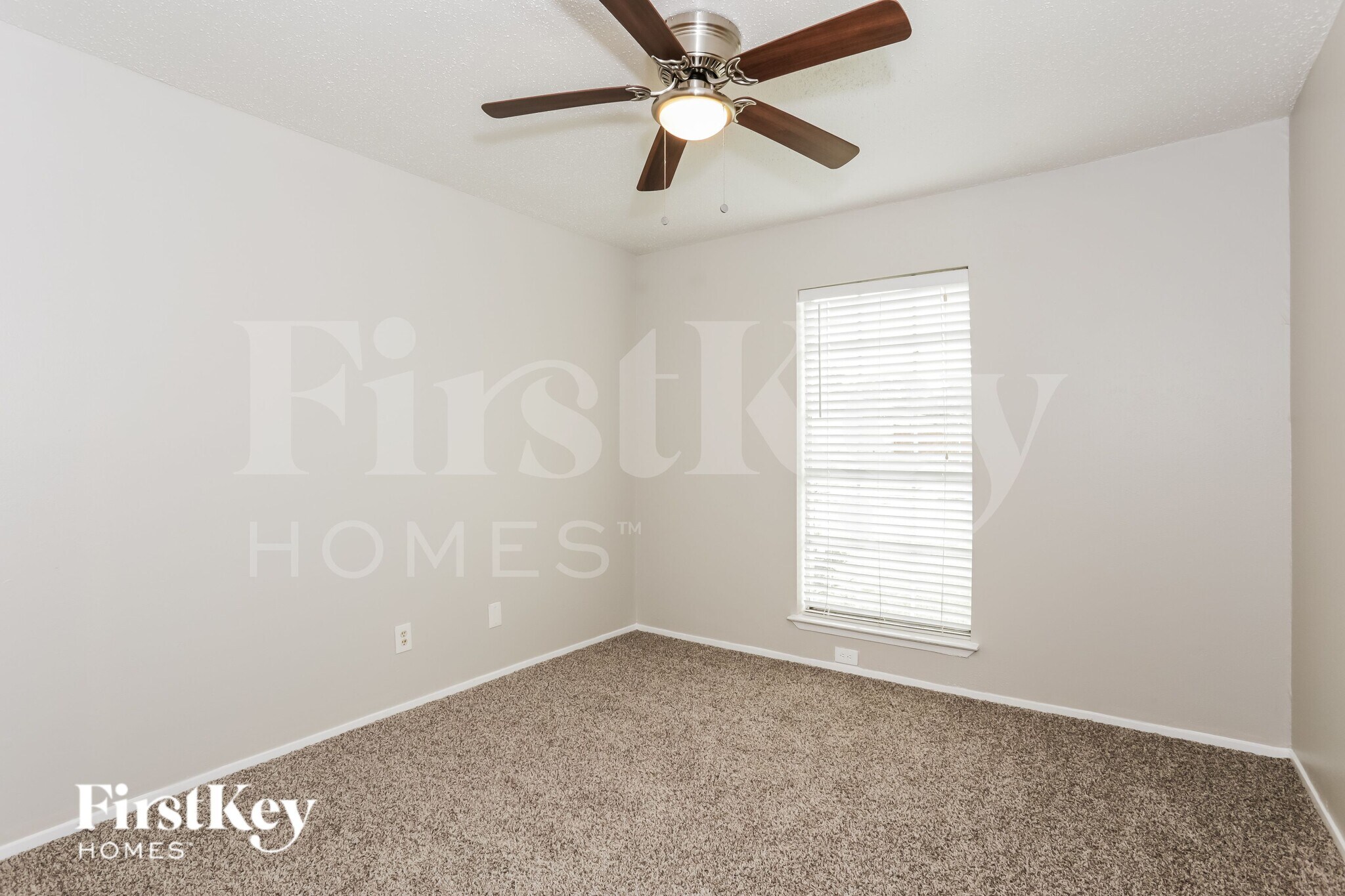 Building Photo - 612 Coolwood Ln