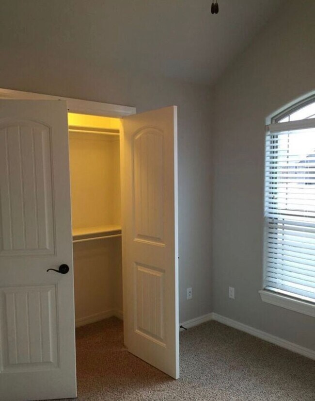Building Photo - BEAUTIFUL HOME IN GREAT LOCATION!