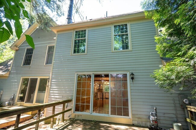 Building Photo - 111 Brigham St