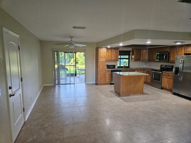 Building Photo - 309 Tarpon Dr