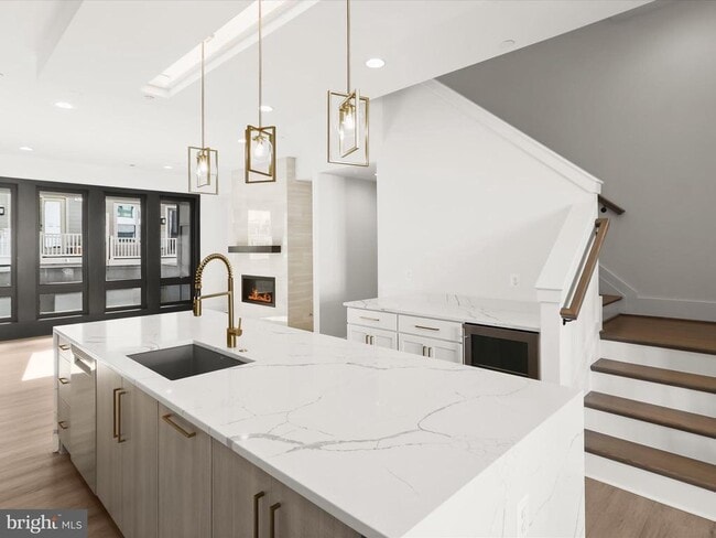 Building Photo - 14920 Dispatch St