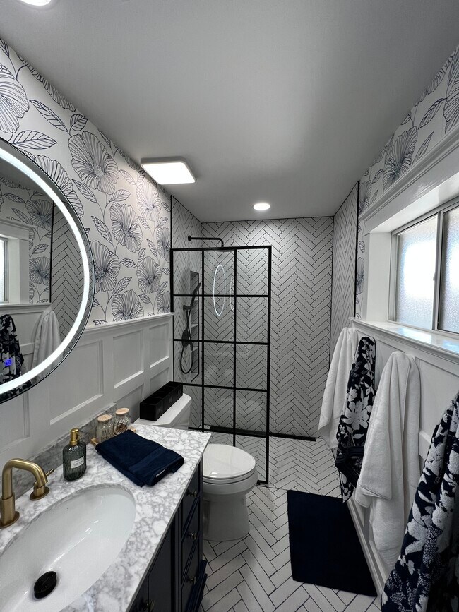 Building Photo - 8443 Forget Me not St