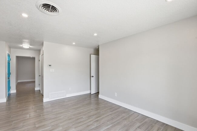 Building Photo - Remodeled SODO Home Available Now