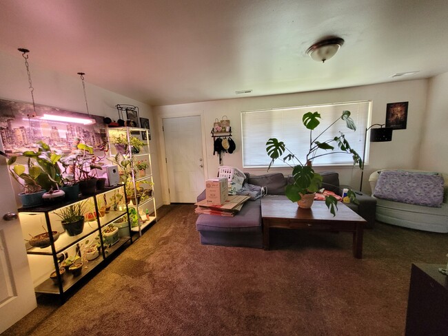 Building Photo - 359 S 150 W